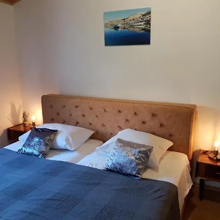 Apartmani Dalmatinka Metajna Extérieur photo