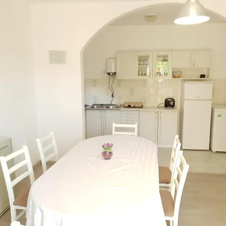 Apartmani Dalmatinka Metajna Extérieur photo