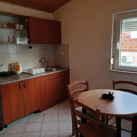 Apartmani Dalmatinka Metajna Extérieur photo