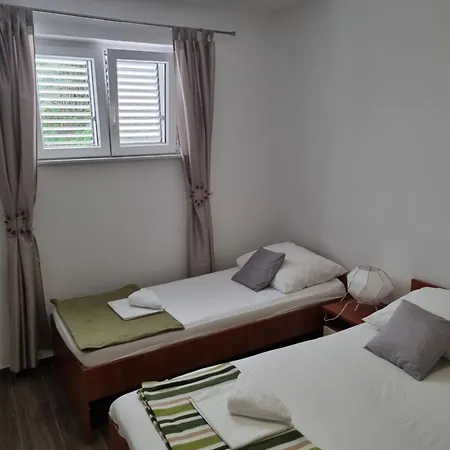 Apartmani Dalmatinka Metajna Extérieur photo