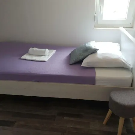 Apartmani Dalmatinka Metajna Extérieur photo