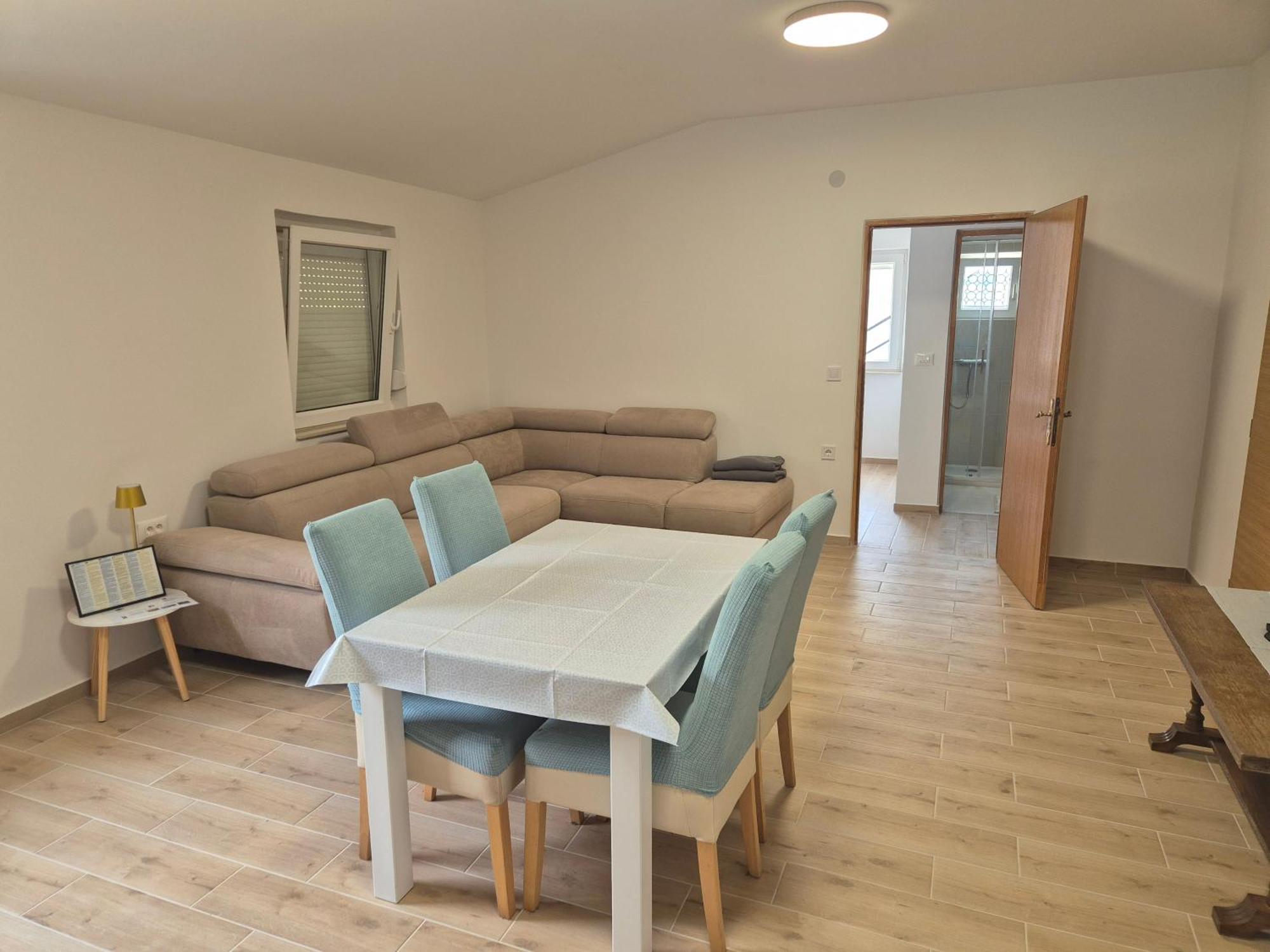 Dalmatinka Apartman Metajna